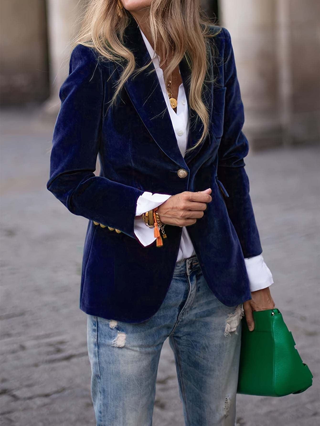 Renate | Luxe Fluwelen Blazer met Gouden Knopen en Moderne Afwerking