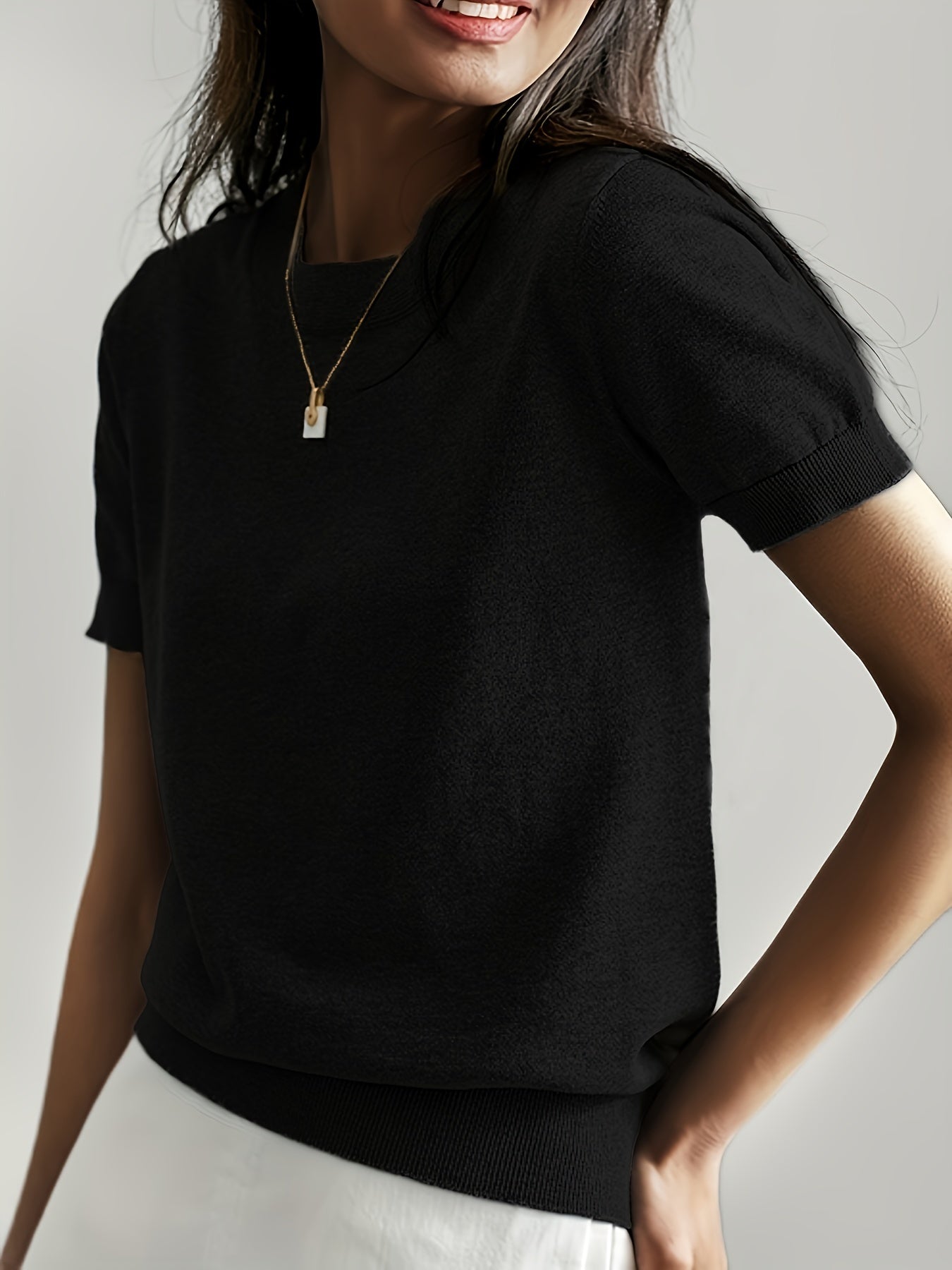 Wilhelmina | Stijlvolle Dames Gebreide Top met Korte Mouwen