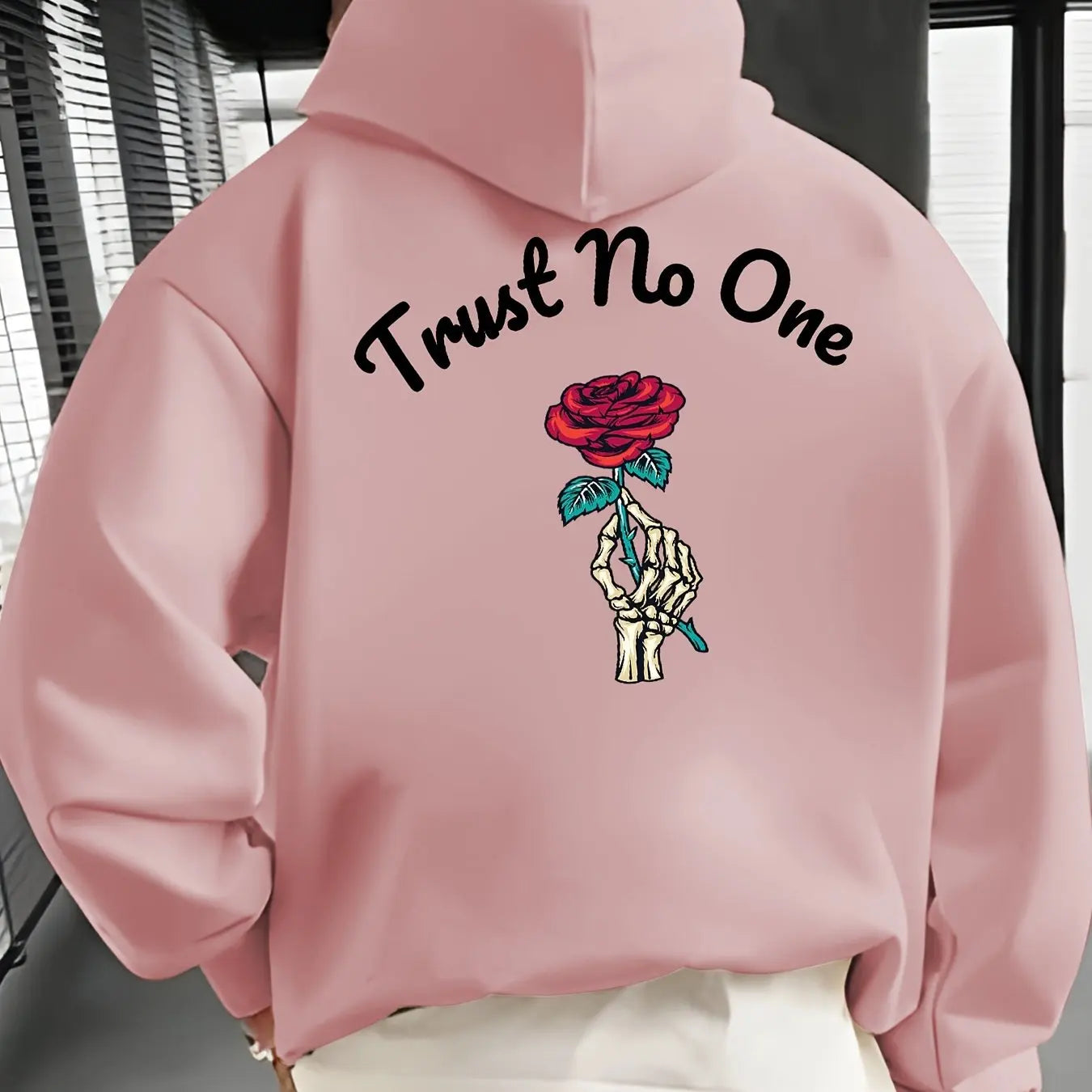 Trust No One” Hoodie – Unisex Streetwear Trui met Roos Design