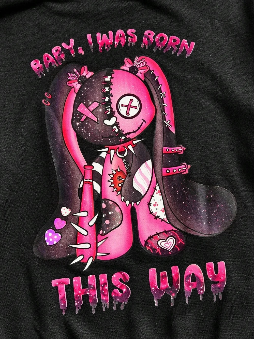 Streetwear Hoodie – Zwarte Unisex Hoodie met Roze Cartoonprint en Hartjes