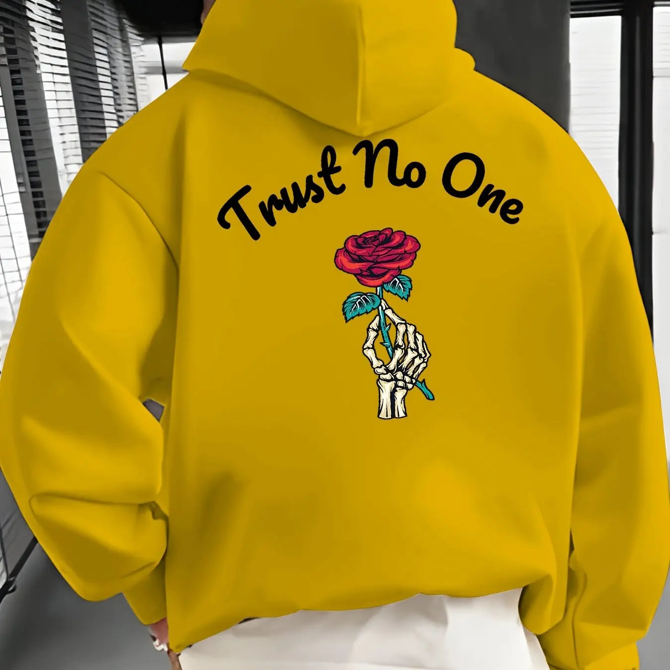 Trust No One” Hoodie – Unisex Streetwear Trui met Roos Design