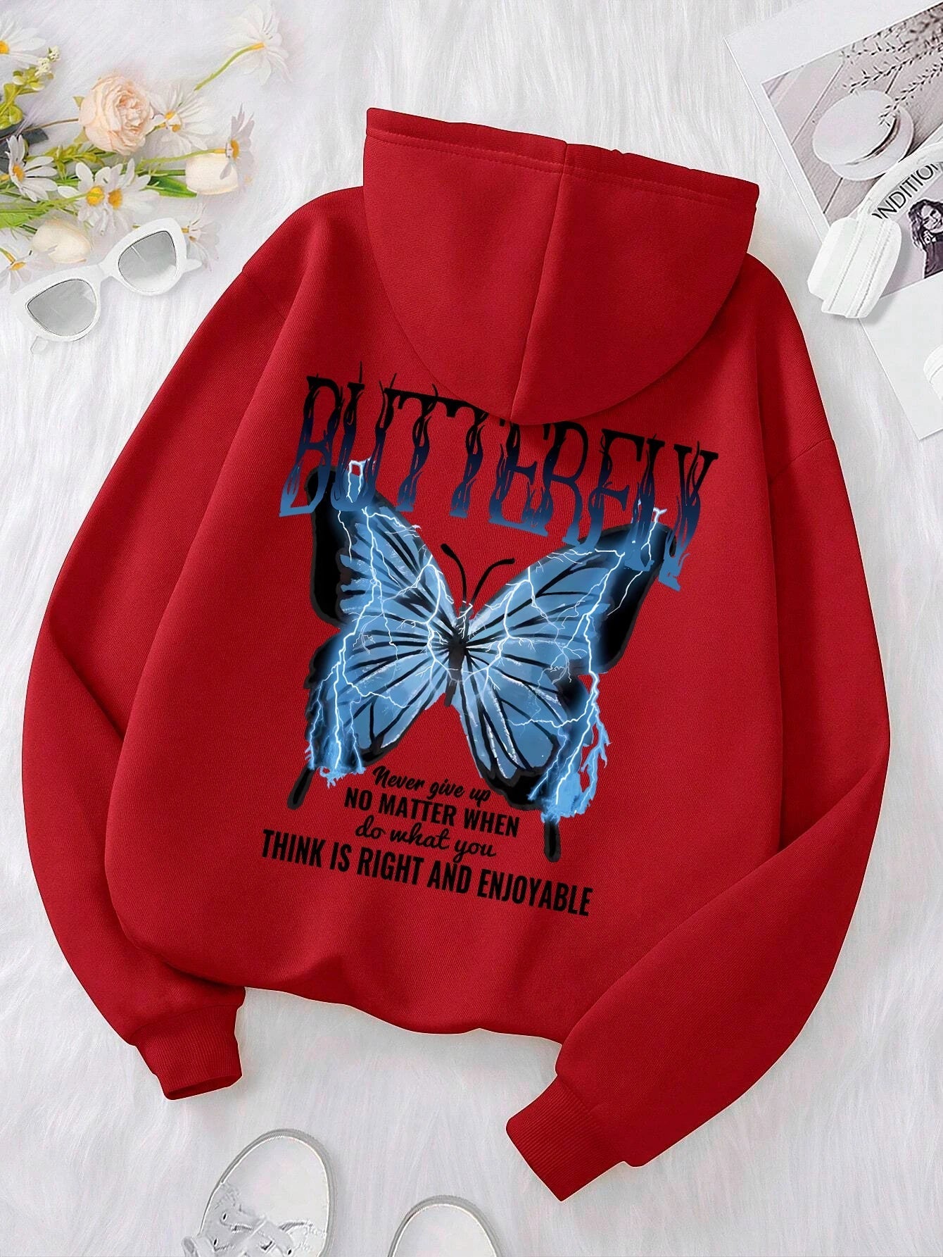 Butterfly Print Sweater – Oversized Unisex Trui met Tekst en Vlinderprint