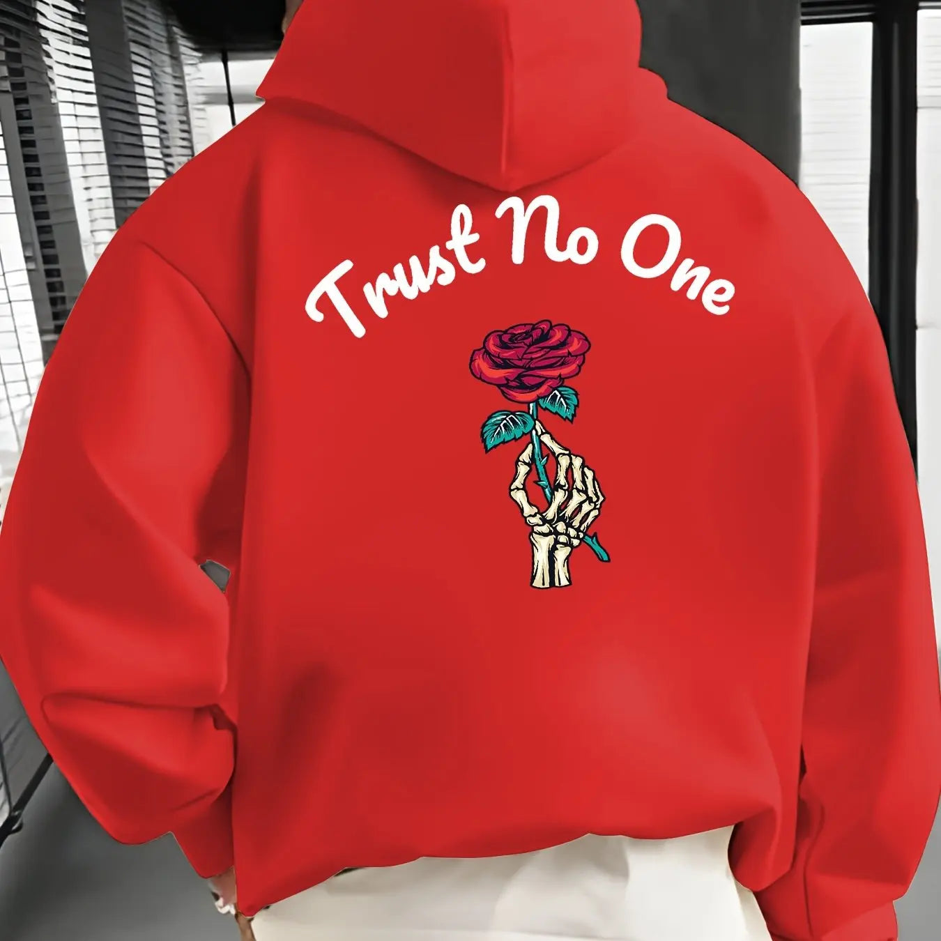 Trust No One” Hoodie – Unisex Streetwear Trui met Roos Design