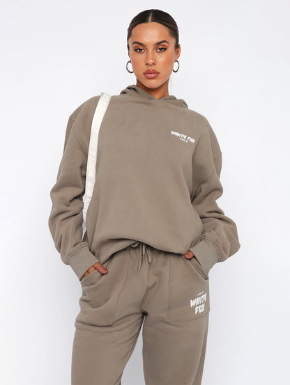 Luxe Lounge Set – White Fox Edition
