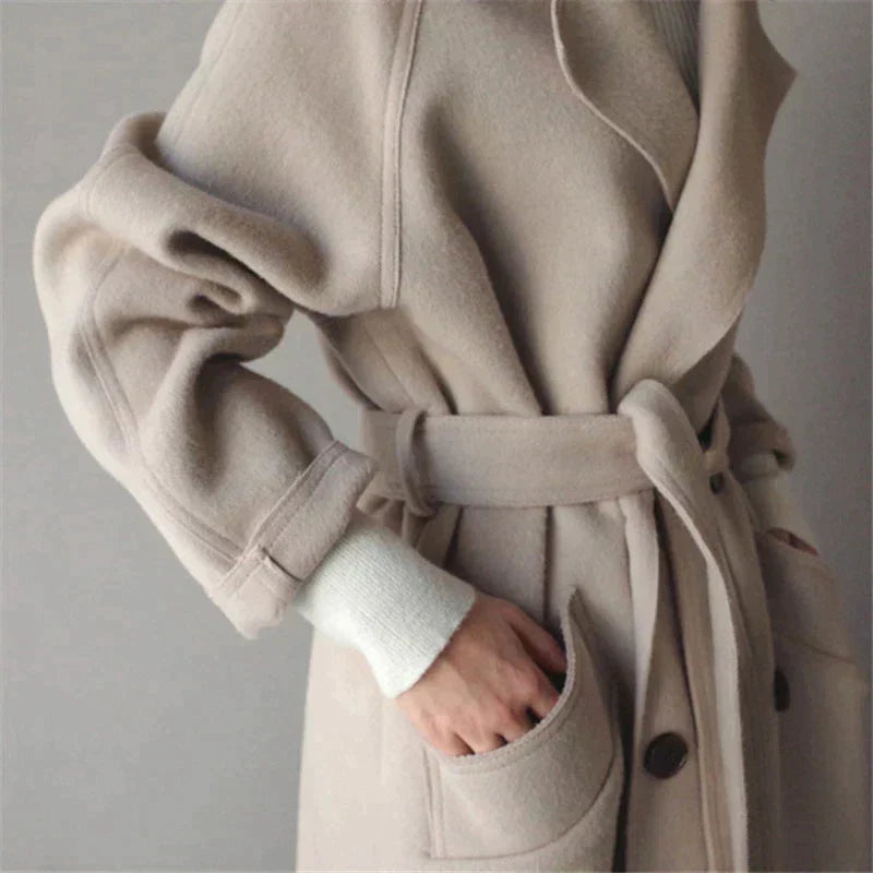 Alida | Stijlvolle Lange Trenchcoat met Luxe Afwerking