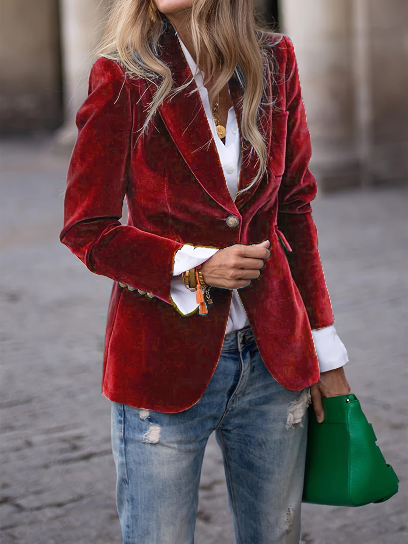 Renate | Luxe Fluwelen Blazer met Gouden Knopen en Moderne Afwerking