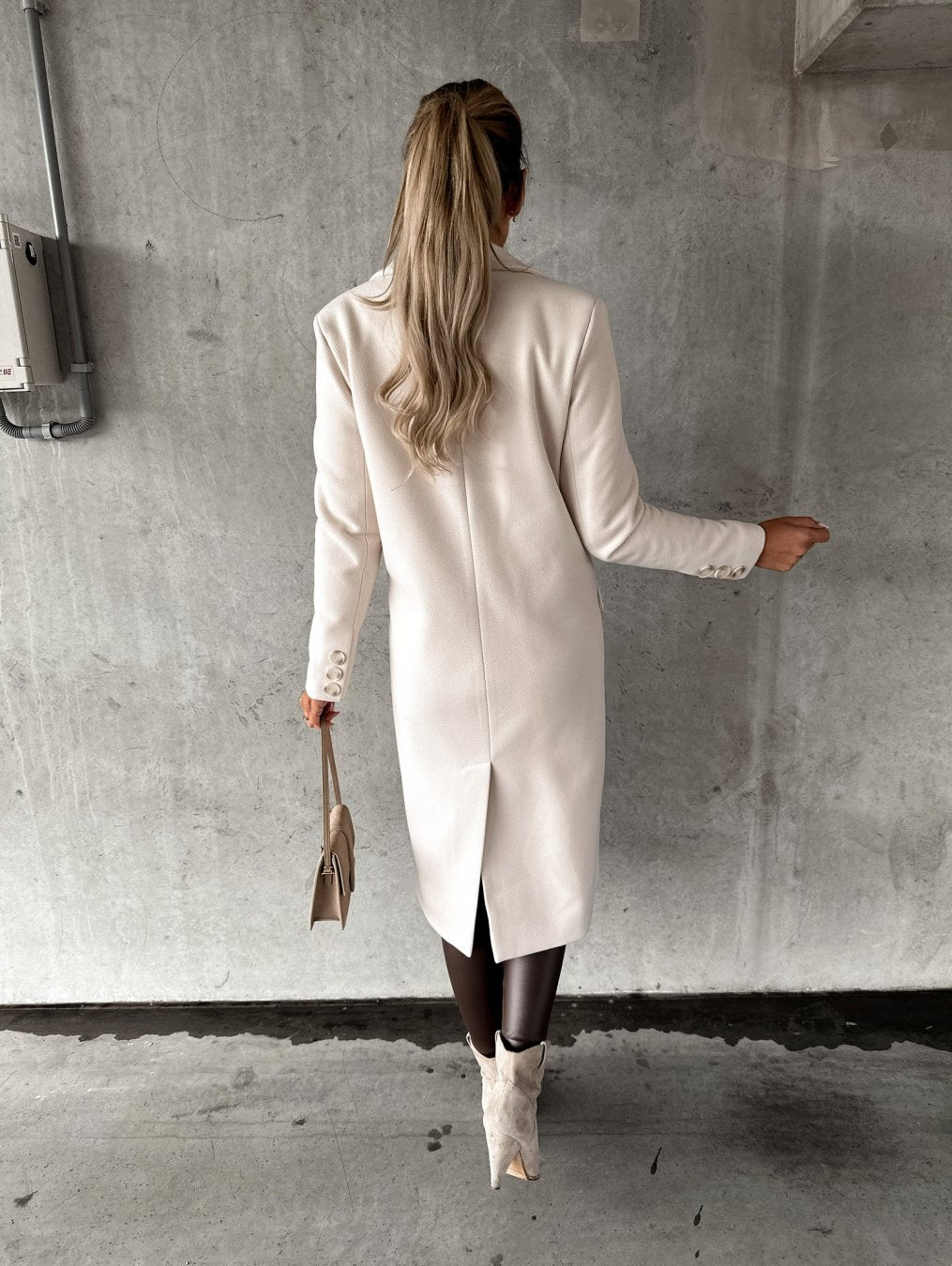 Marina | Stijlvolle Lange Damesjas met Elegante Pasvorm