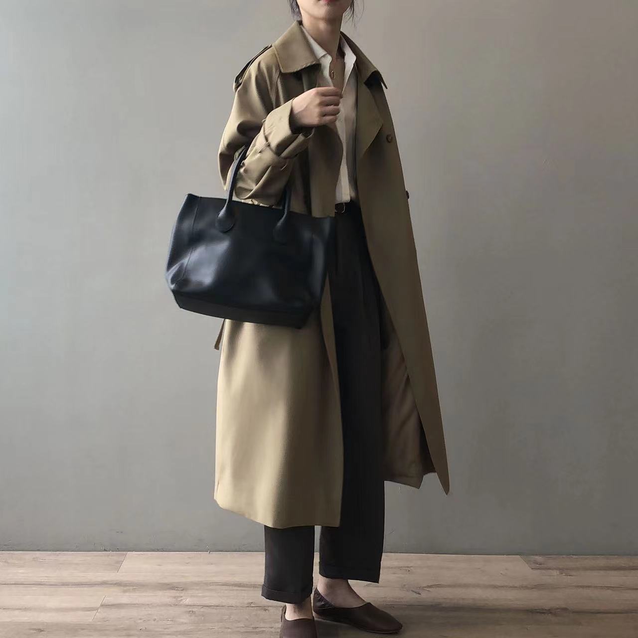 Veerle | Stijlvolle Dames Waterdichte Lange Trenchcoat met Reverskraag